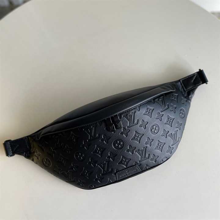 LV Discovery Monogram Bumbag - Black