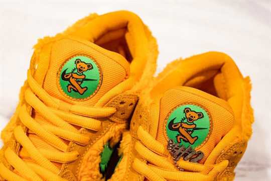 Nike SB Dunk Low - Grateful Dead Bears Orange