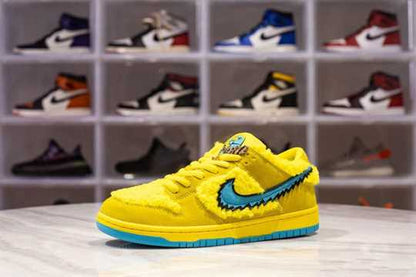 Nike Dunk SB Low - Grateful Dead Bear Yellow