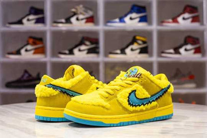 Nike Dunk SB Low - Grateful Dead Bear Yellow