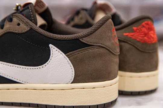 Jordan 1 Low - Travis Scott 'Mocha'
