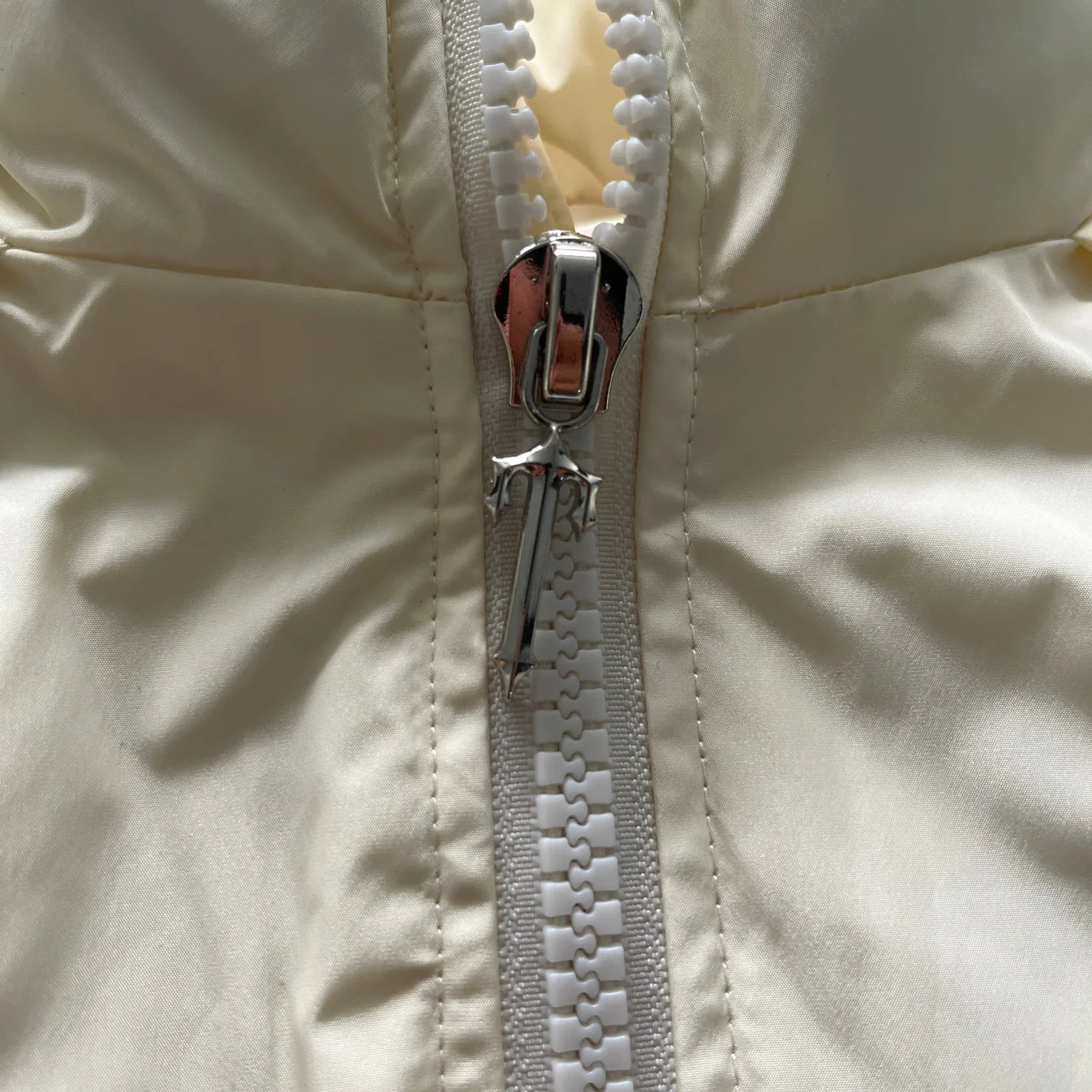 TS Women's Irongate Detachable Hooded Puffer - Cream